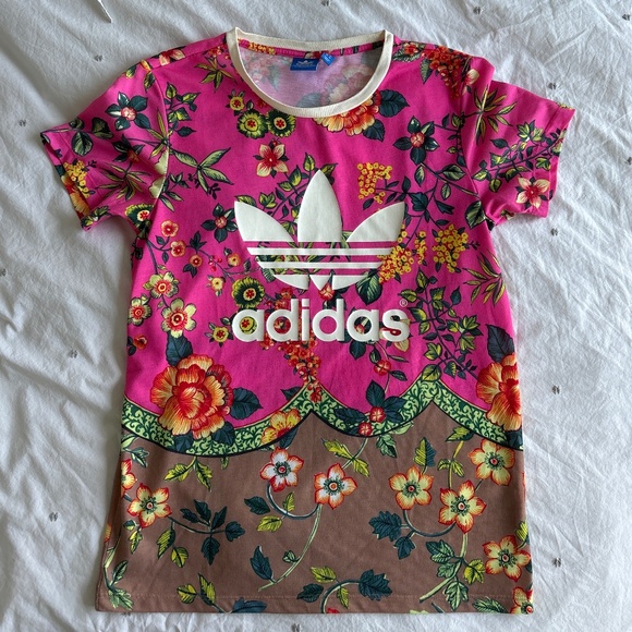 ADIDAS Women’s Floral Print Collection Crew Neck Shirt Fitness Athleisure Sz XS - Picture 1 of 8